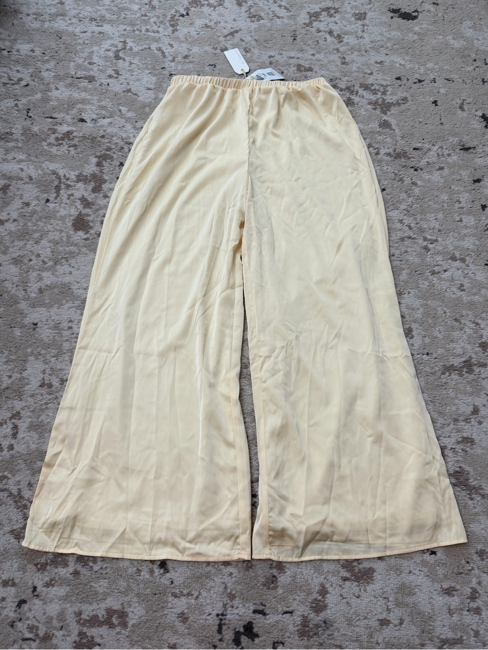 By Together Butter Yellow Satin Wide Leg Pants Size Large NWT